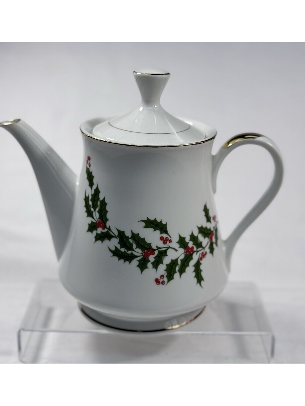 Vtg Christmas Holly Porcelain Teapot W/Lid Bye All The Trimmings Japan “Macy’s “